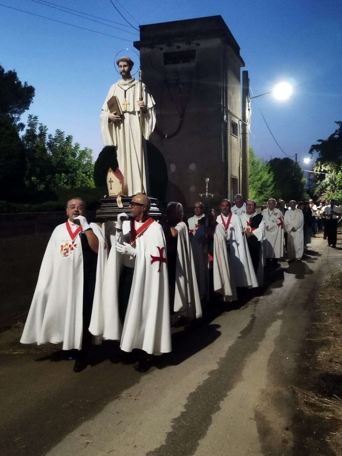 Madonna_NOSTRA_REGINA_DELLA_STELLA_LATIANO_PROCESSIONE.jpeg