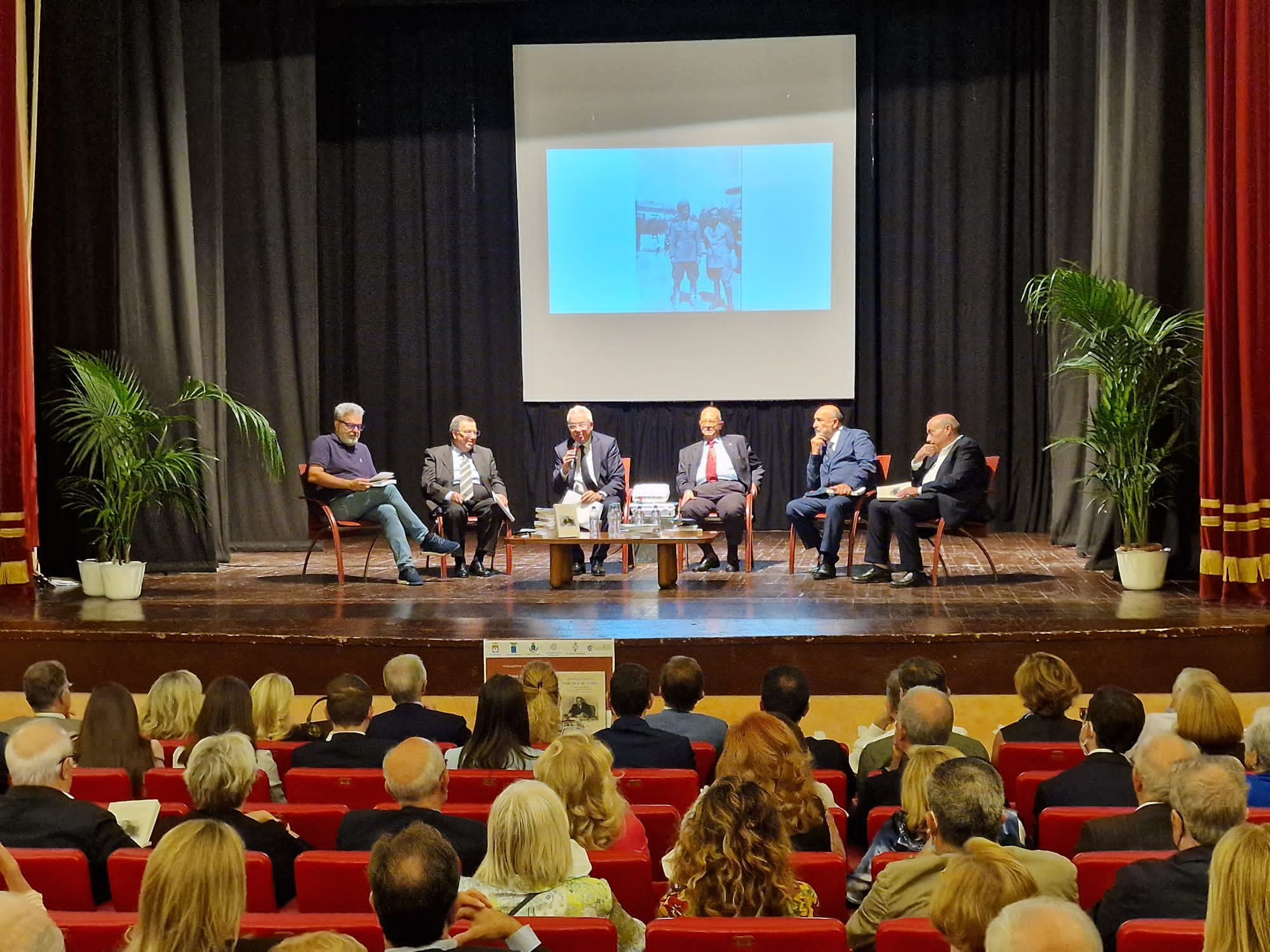 Presentazione_libro_Samuele_De_Guido_-_Teatro_Comunale.jpg