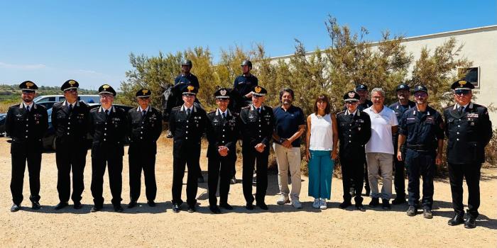 carabinieri_a_torre_guaceto_foto_ricordo.jpeg