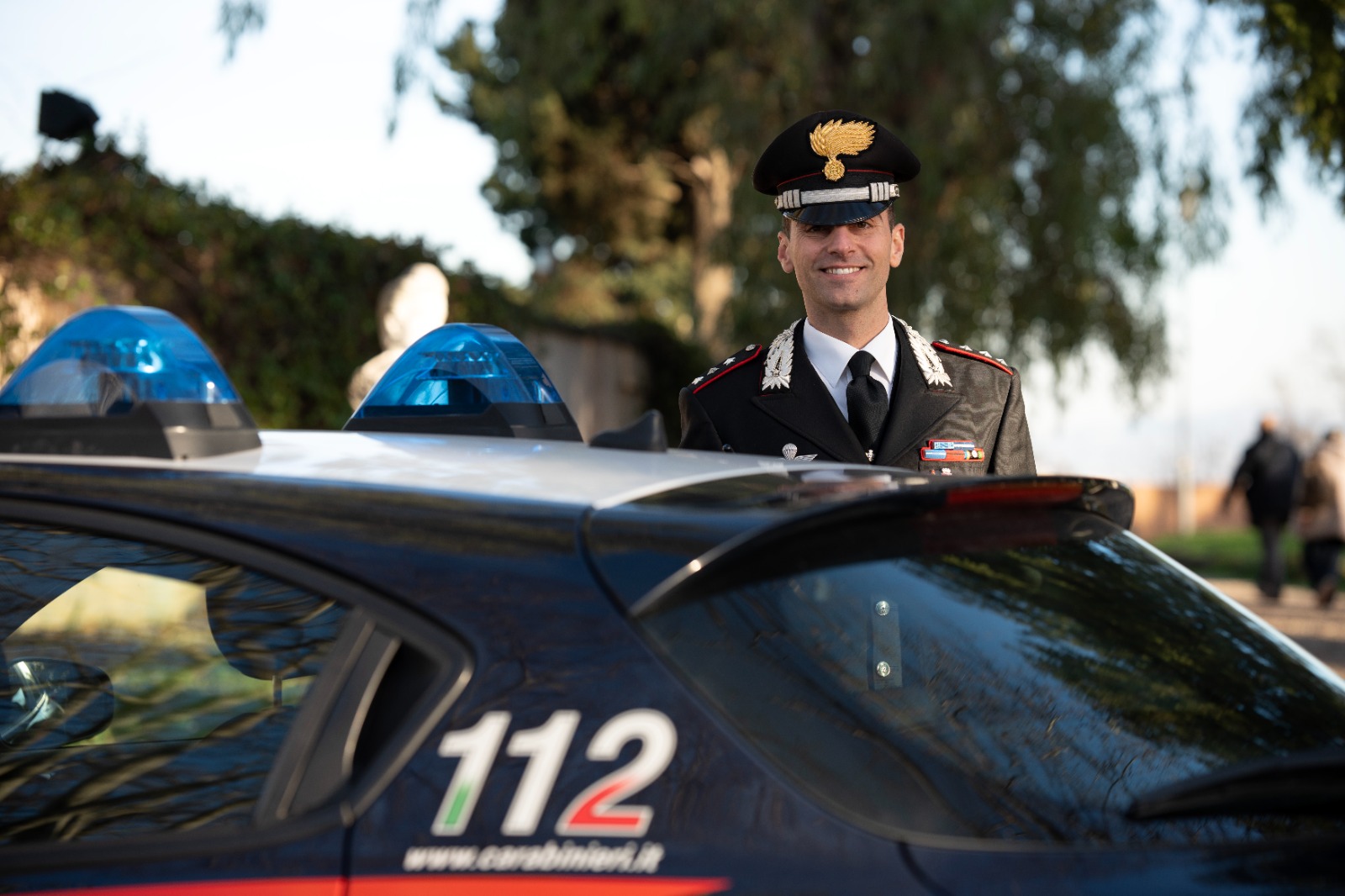 carabinieri_ufficiale_e_gazzella_generica_2.jpg