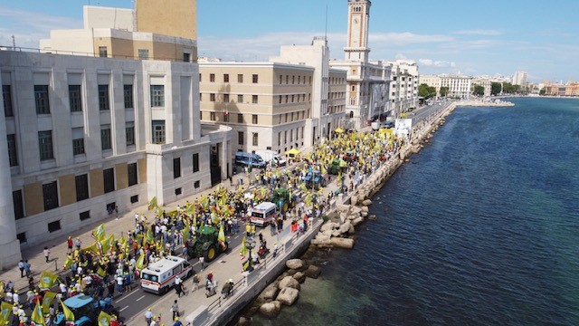 coldiretti_bari_lungomare_corteo_coldiretti.jpg