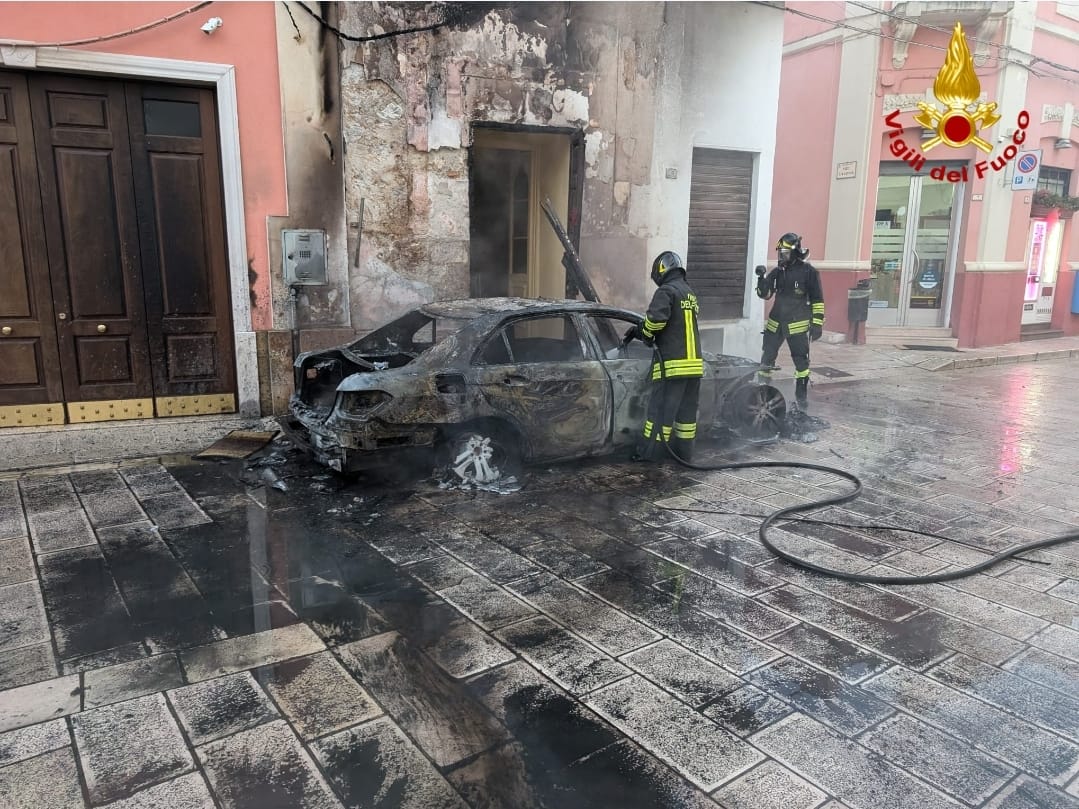 incendio_auto_cellino_9325_2.jpg