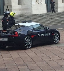 carabinieri auto lotus