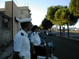 vigili con autovelox in viale indipendenza