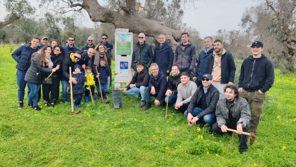 La BCC di Ostuni e i Giovani Soci protagonisti della rigenerazione paesaggistica con il progetto “Banca Bosco”