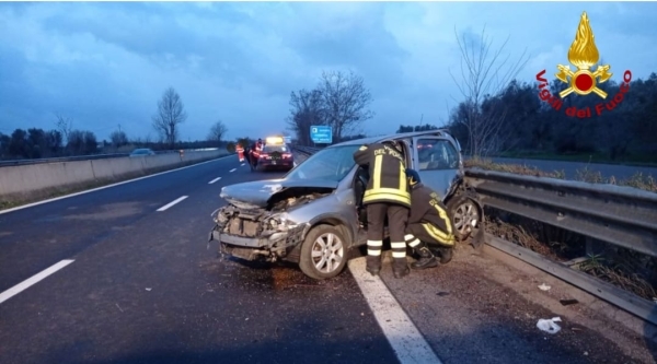 Incidente stradale sulla SS7, una donna ferita