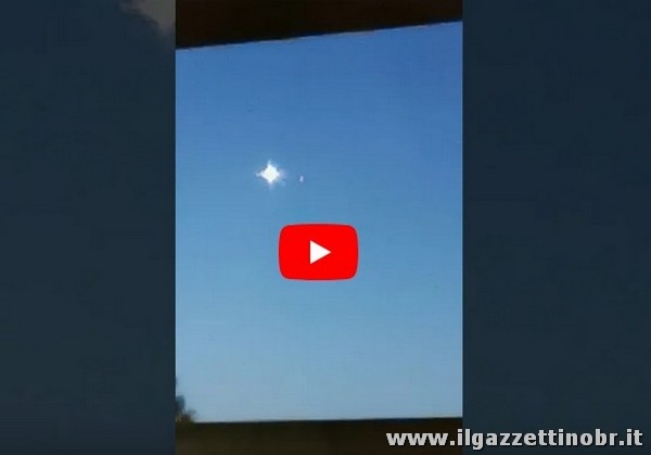 Oggetto non identificato nel cielo di Mesagne (video)