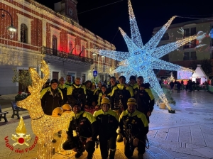 A San Pancrazio Babbo Natale arriva dal cielo con i pompieri