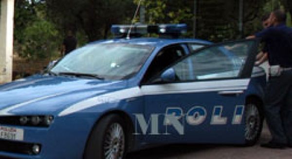 Colta da malore è salvata dai poliziotti