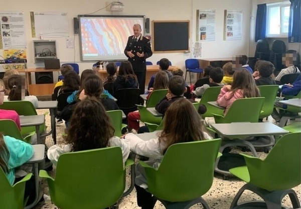 Cultura della legalità: i carabinieri incontrano gli studenti