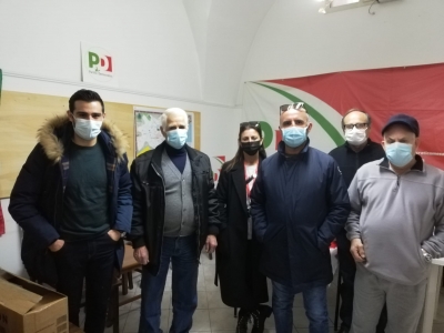 Mesagne. Donazione di alimenti da parte del Pd all&#039;Auser