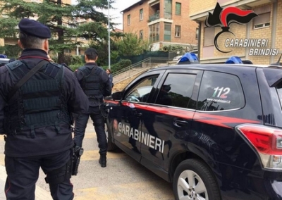 Droga nel motoape, arrestato