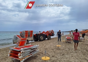 Denunciato un gestore di lido per occupazione di suolo demaniale