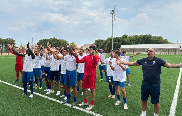 BRINDISI FC, MONTICCIOLO ALLA VIGILIA DEL DERBY: «CORRERE, MORDERE, VINCERE I DUELLI»