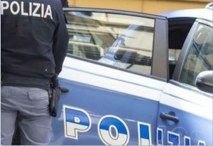 RAPINA UN PASSANTE ALL’USCITA DAL RISTORANTE: ARRESTATO