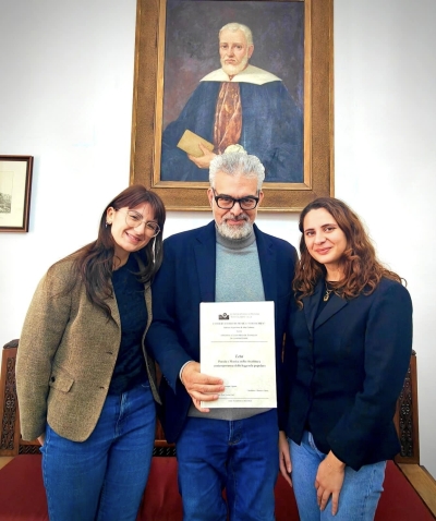 Il sindaco Toni Matarrelli con Linda e una sua amica