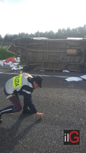 Incidente stradale con due feriti condotti in ospedale