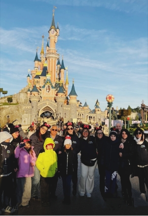 Tre giorni da favola: Disneyland accoglie RTI - San Bernardo e i suoi ragazzi delle scuole di Brindisi e San Vito dei Normanni