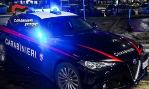 Sorpresi nell’intento di rubare un’auto in sosta, arrestati dai Carabinieri