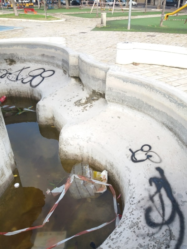 Mesagne. Più che vandali sono barbari. Le indagini sulla fontana della villa comunale