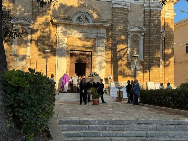 Mesagne. Svolti i funerali di Giuliano Graniti