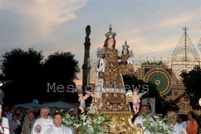 &quot;Na lacrama&quot;, la poesia che padre Carmelo Vitrugno dedica ai mesagnesi per la festa del Carmine