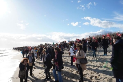 Cobas: fiori in mare il 28 marzo per i 26 anni Kater I Rades