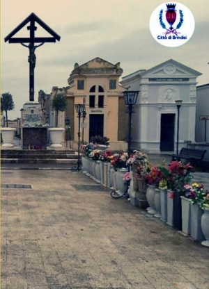 I nuovi orari del cimitero