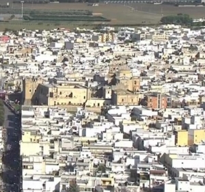 Mesagne. Il centro storico chiuso al traffico veicolare