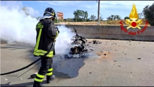 Grave incidente sulla statale, centauro ferito gravemente