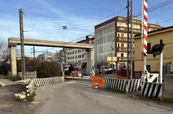 Mesagne. Passaggi a livello in manutenzione, traffico in tilt