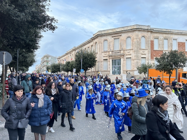 Carnevale Ostuni 2025: Due giorni di festa nella Villa Comunale “Sandro Pertini”