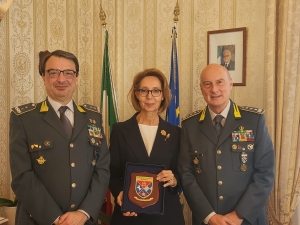 IL COMANDANTE INTERREGIONALE DELLA GUARDIA DI FINANZA IN VISITA ISTITUZIONALE DAL PREFETTO