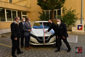 Enel Produzione concede ai Carabinieri un’auto elettrica Nissan Leaf