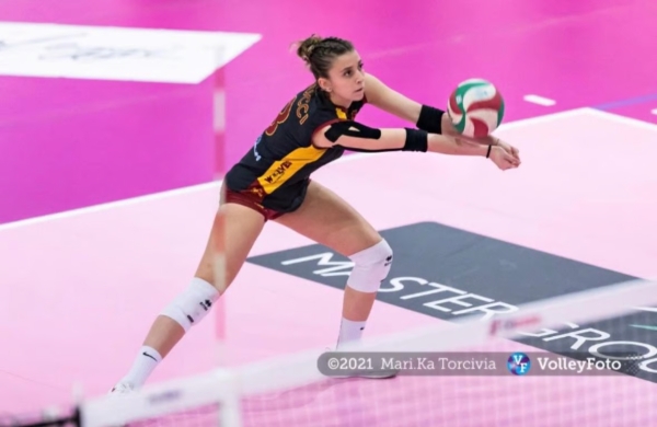 DIFESA BLINDATA, GIULIA BUCCI È UFFICIALMENTE IL NUOVO LIBERO DELLA VOLLEY VIPOSTORE