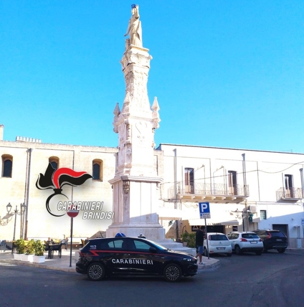 Carabinieri arrestano due persone trovate in possesso di 31 dosi di cocaina