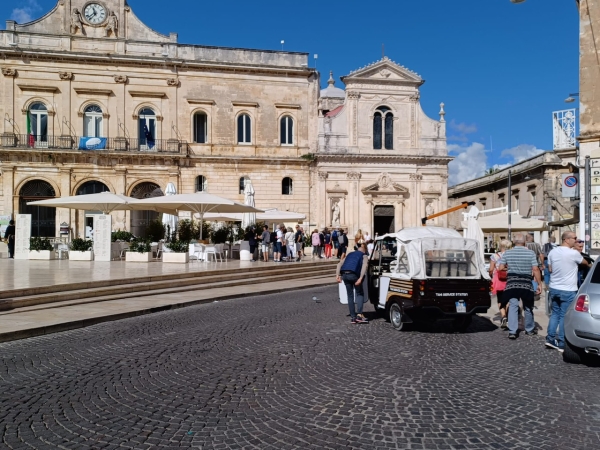 Presentato al Sindaco di Ostuni Arch. Angelo Pomes la proposta per la riqualificazione di Viale Pola