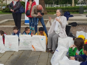 A Brindisi la performance Salva la tua Balena! di Paola Romoli Venturi