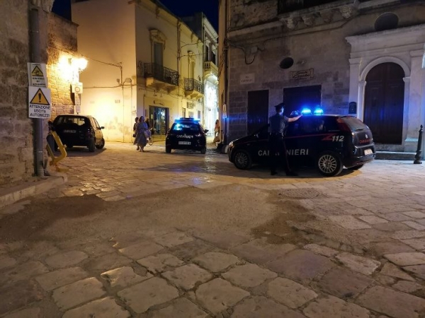 Mesagne. Sorpreso a cedere stupefacente a un minore, durante i controlli anti assembramento. Un arresto, 1 segnalazione e 5 contravvenzioni