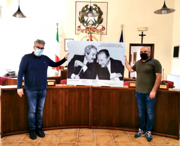 Falcone e Borsellino nell&#039;aula consiliare di Mesagne