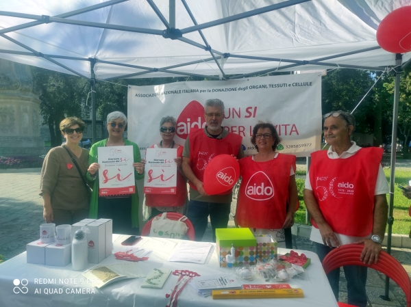 Il sindaco Toni Matarrelli con i volontari Aido