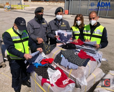 MAXI-SEQUESTRO AL PORTO DI BRINDISI. 290.000 PEZZI DI BIANCHERIA INTIMA DI “CALVIN KLEIN” (Guarda il video)