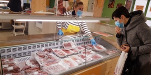 COLDIRETTI, BENE RICHIESTA “MORATORIA” CIBI ARTIFICIALI DA 12 PAESI  NON E’ CARNE