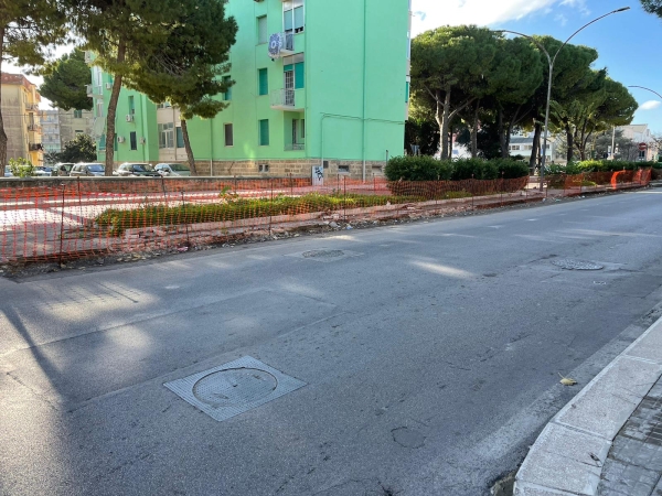 Riprese le attività in viale Aldo Moro per la realizzazione delle piste ciclabili a seguito delle diffide