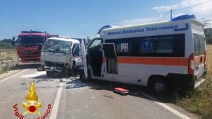 Incidente con ambulanza, due feriti in codice rosso