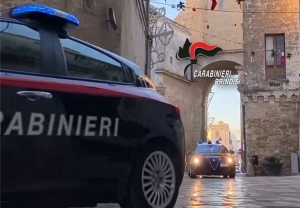 Mesagne. I carabinieri arrestano 2 persone, ne denunciano 4 e recuperano auto rubata