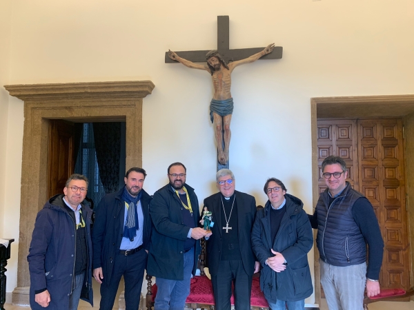 COLDIRETTI e CONFARTIGIANATO donano le statuine per il Presepe delle Diocesi di Brindisi-Ostuni e di Oria