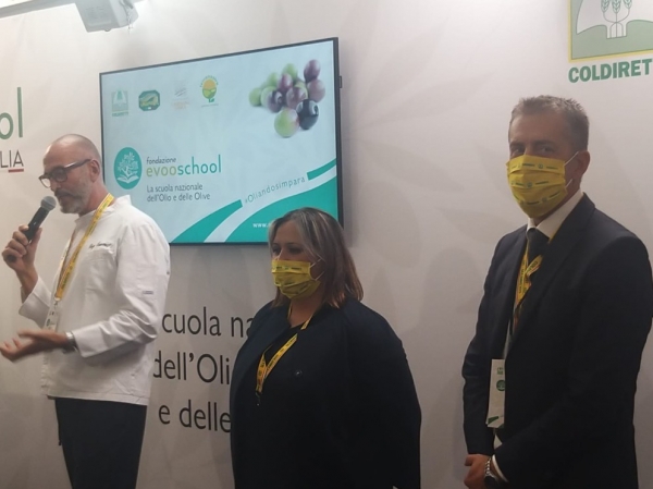 Consumi: Coldiretti Puglia, degustazioni di Evo di Puglia alla prima scuola dell’olio sotto le stelle