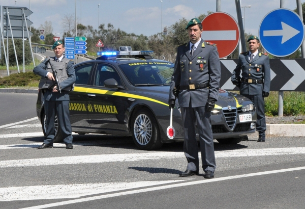 Le Fiamme gialle sequestrano 6mila prodotti dannosi