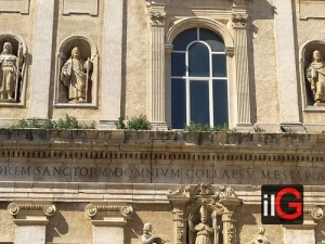 Mesagne. La chiesa Matrice e la &quot;primavera&quot; sbocciata sulla facciata